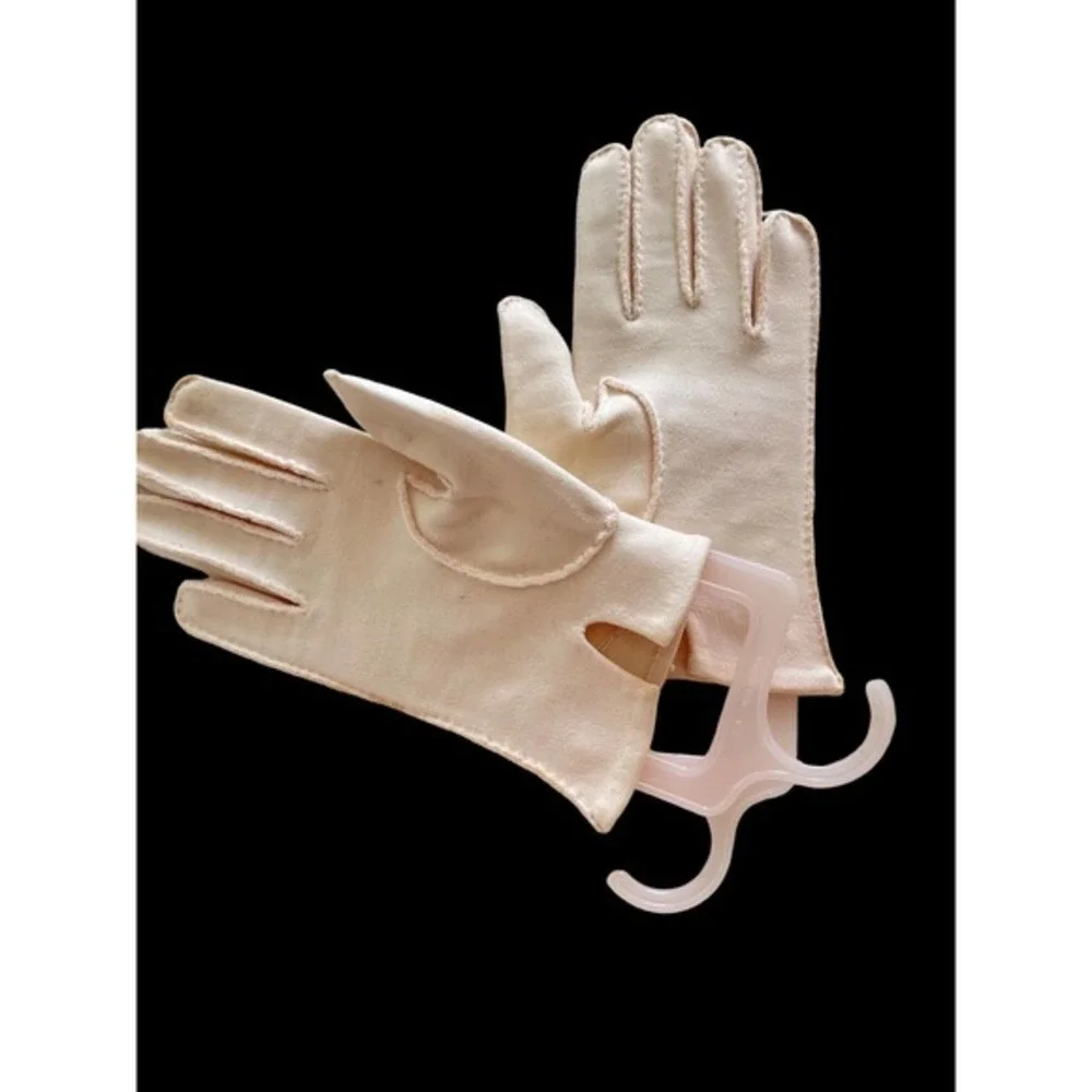 Vintage 1950’s Pink Cotton Wrist Length Gloves Beaded